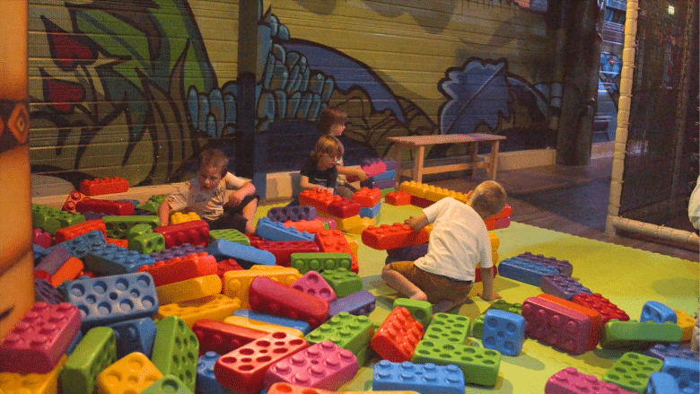 Montopoto Parc de loisirs pour enfant Saint-cannat Légo géants